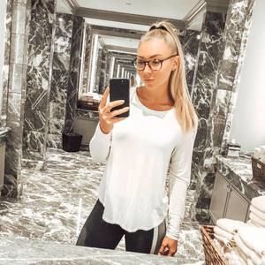 Meet your Posher, Claudine